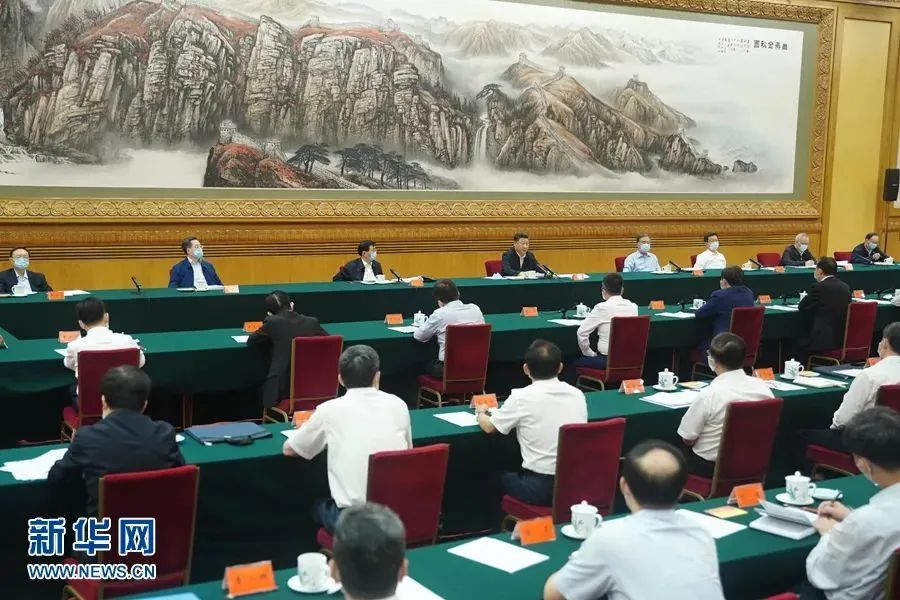 周育先参加企业家座谈会：要弘扬企业家精神，勇于创新，发挥好央企的龙头带动作用